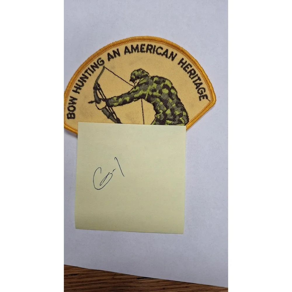 VINTAGE BOW HUNTING AN AMERICAN HERITAGE EMBROIDERED PATCH 4.5 X 3